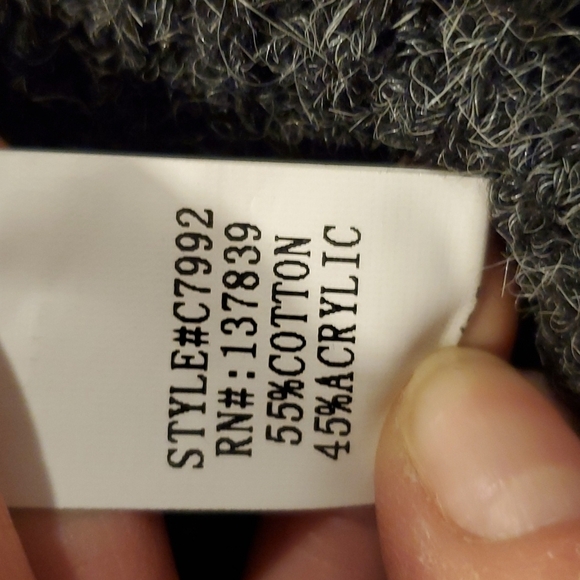 Dreamers Graphic sweater. - Picture 8 of 8